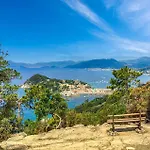 3 Bedroom Lovely In Hébergement de vacances Sestri Levante