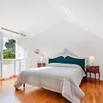 Hébergement de vacances 3 Bedroom Lovely In *