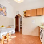 Hébergement de vacances 3 Bedroom Lovely In *