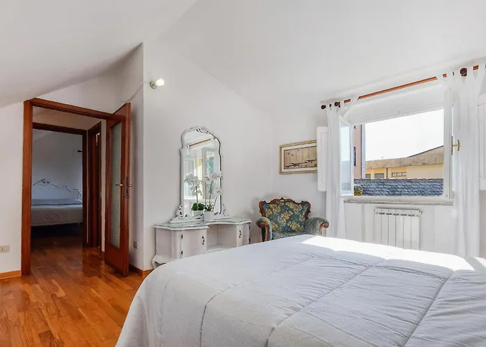 3 Bedroom Lovely In Feriehus Sestri Levante