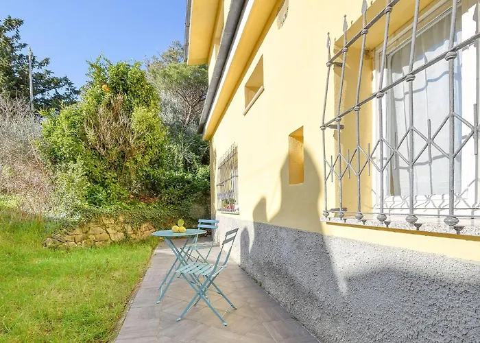 3 Bedroom Lovely In Feriehus Sestri Levante